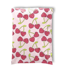 Cargar imagen en el visor de la galería, Bolsa de polietileno para envío por correo o mensajería con diseño trendy de cerezas. Vista frontal.
